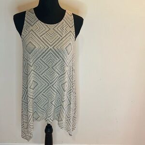 ❤️NY & Company Sequin Top